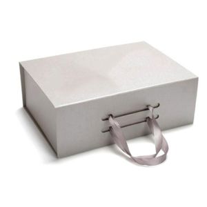Aseptic Debossing Garment Gift Boxes Magnetic Closure Folding Packaging SGS