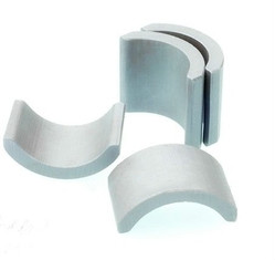 China SrO 6Fe2O3 Ferrite Arc Magnet Electric For 750 550 Electric Tool on sale