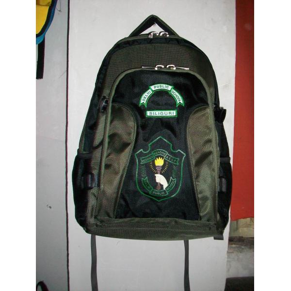 Buy Cartoon school bags at wholesale prices