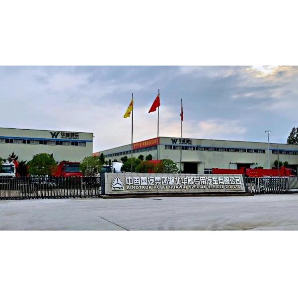 sinotruk tractor trucks howo 6x4 6x6 371hp 420hp 430hp LHD /RHD color optional economical with dump trailer heavy