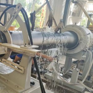 Pre-insulated PEX/PE-RT pipes machine