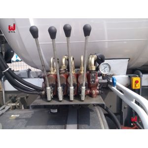 HOWO Sewer Vacuum Truck 10 Cubic Meters Truck Mounted Jetter