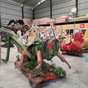 Animatronic Giant Locust Model Adult Age High Density Sponge Material