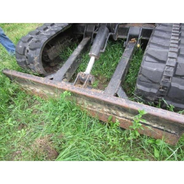 Kubota / Komustu Excavator Continuous Rubber Track With Less Ground Damage