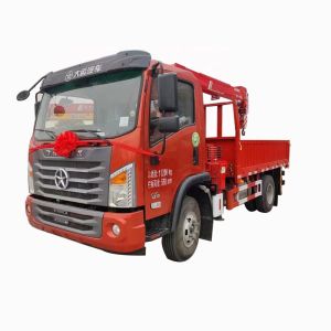 DAYUN Telescopic Boom Crane Truck Mounted 4 Tons Folding Crane