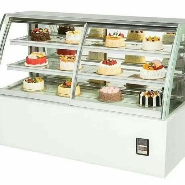 Buy Curved Front Face Refrigerated Display Cabinet Air Cooled Cake Fresh Keeping at wholesale prices