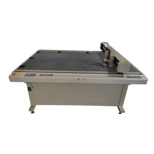 KAEMI 1509M2 Used Flatbed Garment Cutting Machine Template PVC Cutter