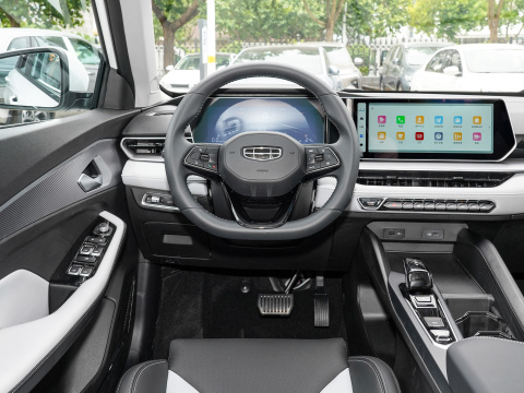 4605*1878*1643mm Geely Binrui 1.5TD 7DCT Power Edition Petrol Sedan for Performance