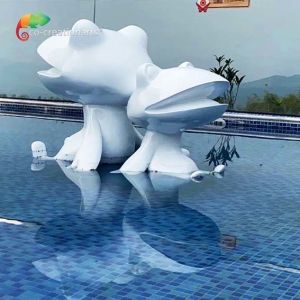 Theme Water Park Fiberglass Animatronic Frog Statue weather resistance