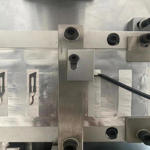 High Quality Automatic Four Side Sealing Packing Machine For Steriled Surgical Blades Individual Pack