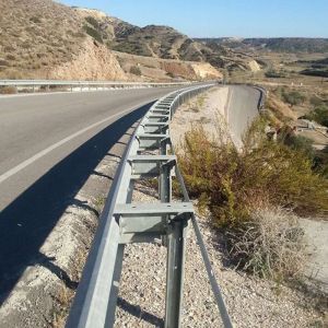 Highway Guardrail Galvanized Anti-collision Traffic Barrier with Customized Zinc