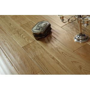 China handscraped white oak engineered wooden flooring with natural lacquer on sale