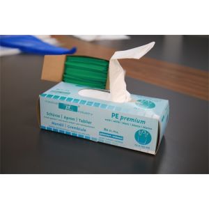 Quality Single Folded Disposable Polythene Aprons , Plastic Throw Away Aprons Biodegradable for sale