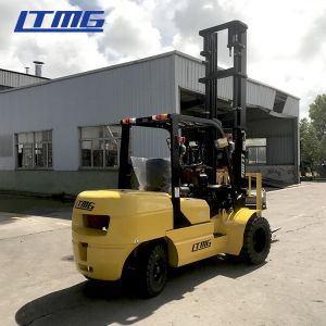 China 4000 Kg Diesel Forklift Truck , FD40 Diesel Powered Forklift With CE / ISO Certification on sale
