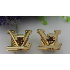 High polished zinc alloy gold plated V letters handbag twist lock