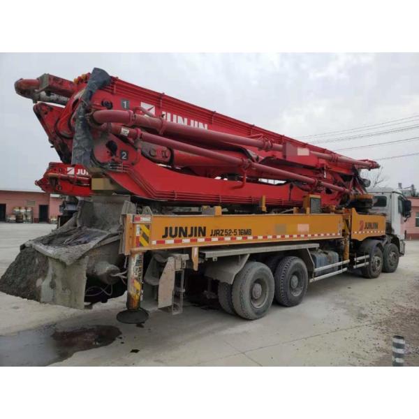 Red 2011 Junjin 52m on Benz. Euro III Used Concrete Pump Vibrating Amplitude 2.6mm