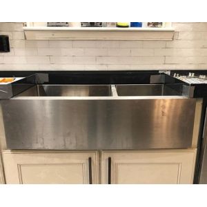 Commercial 16 Gauge Stainless Steel Sink With Apron 32-7/8" Lx20"Wx10" H