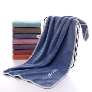 Thick Microfiber Coral Fleece Towel Antibacterial Customized For Bathing