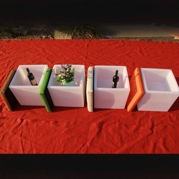 Multifunctional LED Ice Bucket Square Shape PE Plastic Material With Leather Lid