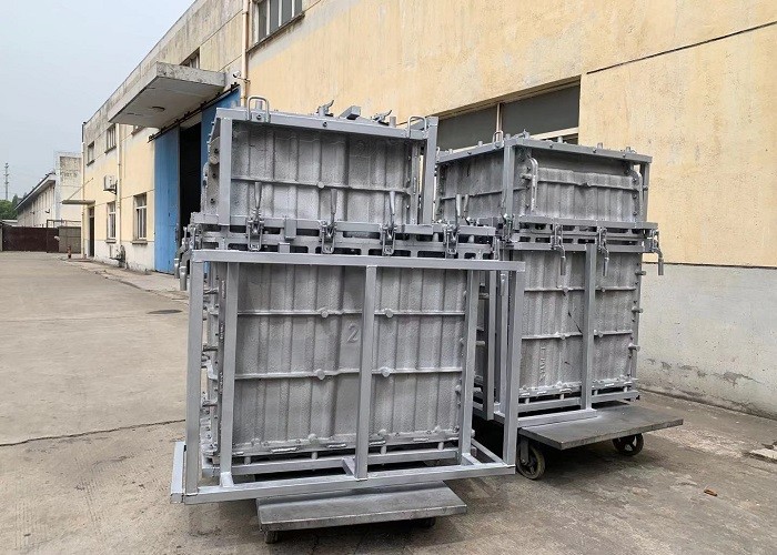 Quality Glossy Rotomolding Molds Electrolytic Solution Plastic Natural Colored 1500L Tank Custom Rotomolding Tank for sale