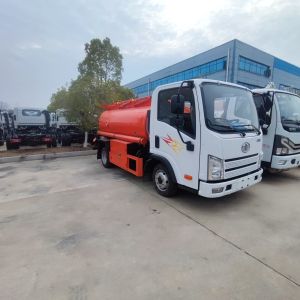 4x2 Drive Wheel Fuel Truck Fuel Tank Truck Model Manual Transmission Fuel Truck