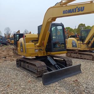 Used Komatsu PC70 Excavator with Original Hydraulic Cylinder and 0.2M³ Bucket