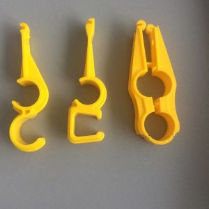 Broiler Nipple Drinker Plastic Pipe Hooks Yellow PVC Pipe Hook
