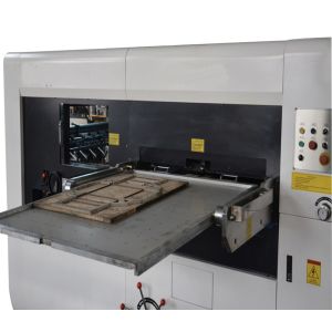 Semi Auto Flatbed Die Cutting Creasing Machine / Paperboard Flat Bed Die Cutting