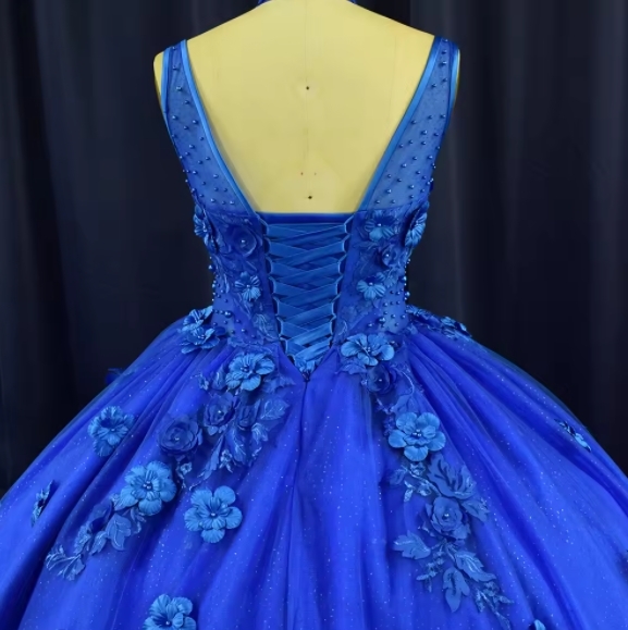 Elegant Sleeveless Two Straps Party Ball Gowns Chapel Train Appliqued Royal Blue Tulle Flower Quinceanera Dress