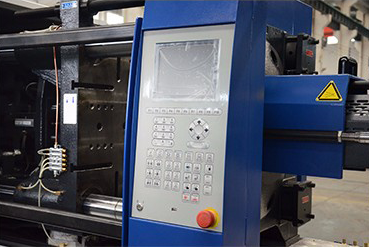 2017 90Ton China made plastic products making servo injection molding machine price