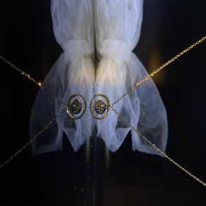 Exquisite 18kt Yellow Gold Pendant Necklace