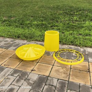 11L Poultry Feeder Large Capacity Ducks Chicken Feed Bucket