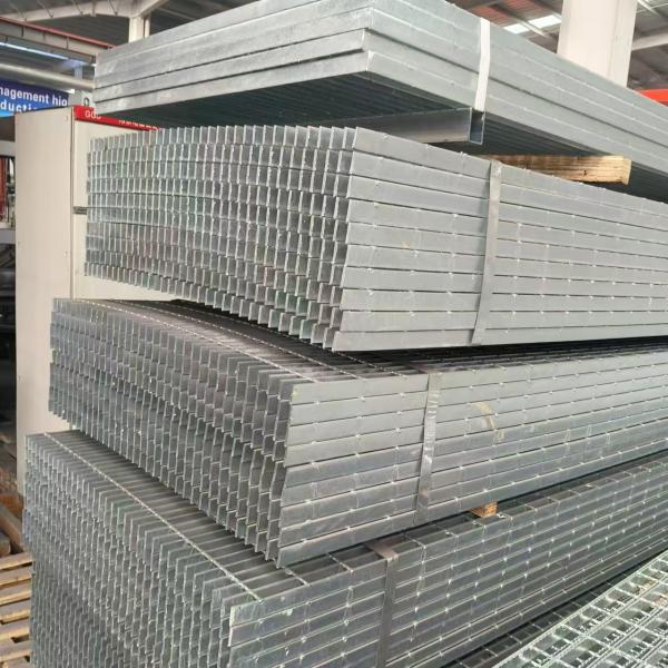 Non Slip 11-W-4 Mild Steel Grating For Wet Areas Ensuring Stability And Safety