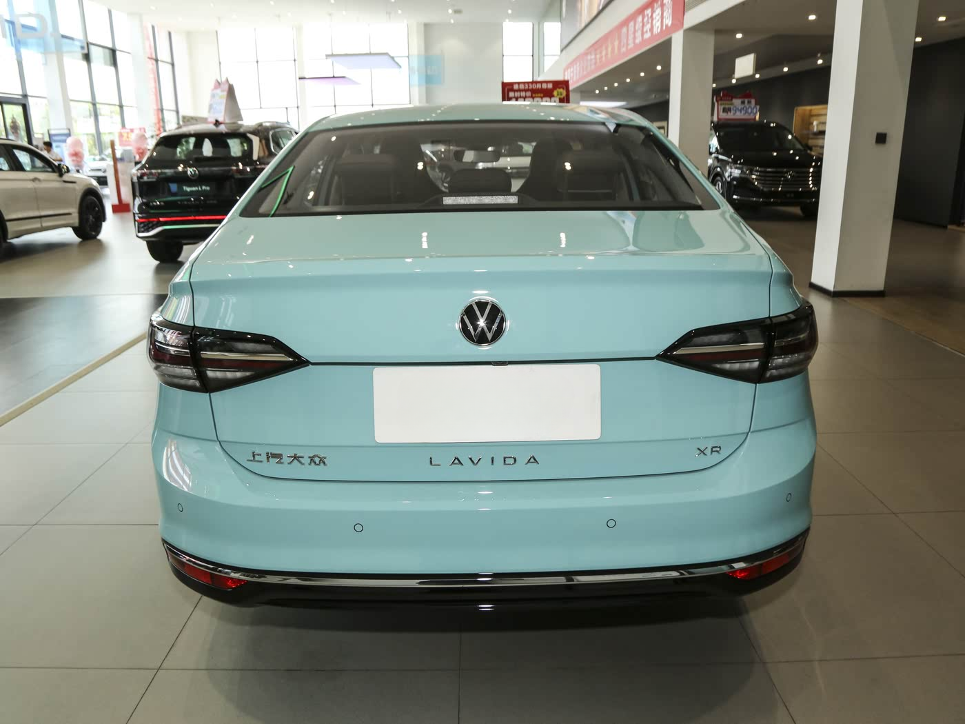 Lightweight and Durable Popular Used Cars with 1250KG Curb Weight and 1710KG