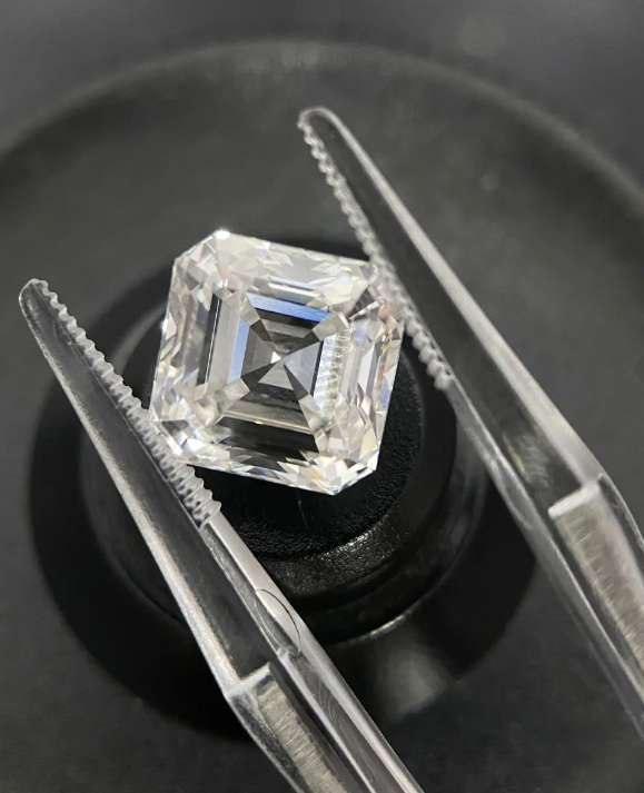 1.1ct Asscher Shape Diamond Pendant D VVS Lab Grown Diamonds 18K Gold