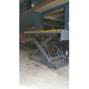 380V,400mm Lip Hydraulic Dock Lift Equipment Used At Truck Loading Bay