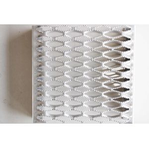 Anti - Slip Diamond Galvanized Steel Grating
