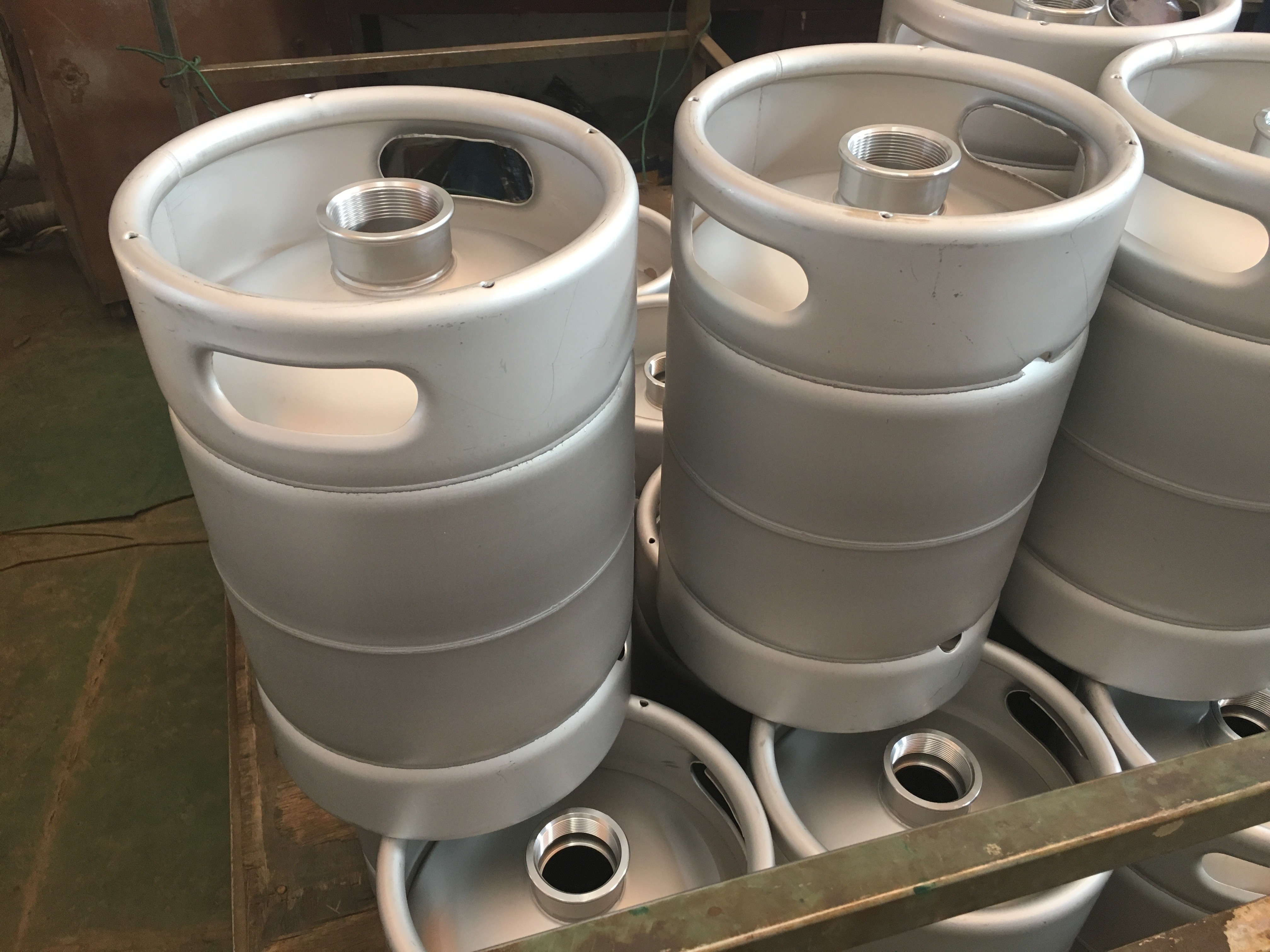 Buy US standard 10L beer keg barrel type with spear at wholesale prices
