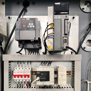 Baking Paper Roll Slitting Automatic Aluminum Foil Rewinding Slitter Rewinder