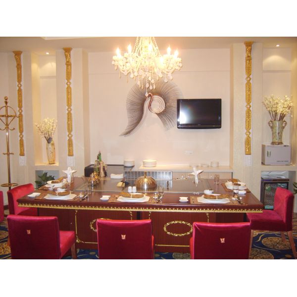 Commercial Teppanyaki Grill Table with Beef Mutton Chicken Cooking Capabilities