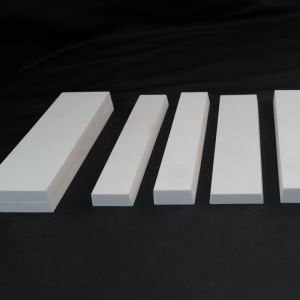 White Alumina Ceramic Tiles With 2000 MPa Compressive Strength And 9 On Mohs Scale Hardness For Industrial And Chemical Processing Equipment