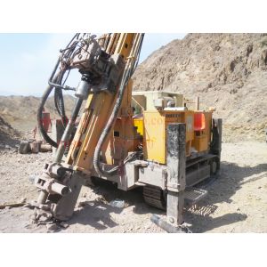 Crawler Hydraulic Engine Drived Rock Drilling Rig , Mining Reverse Circulation