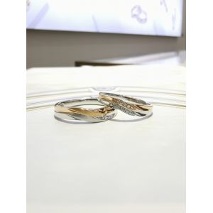 Thick Texture Crushed Diamond ODM Couple Rings Gold With Name