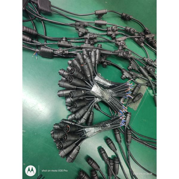 P12 Self-Locking One Out Of Two Y-Type Waterproof LED Connector Outdoor Lighting
