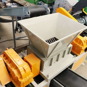 15000W Power Waste Tires Shredding Machine Double Shaft Shredder