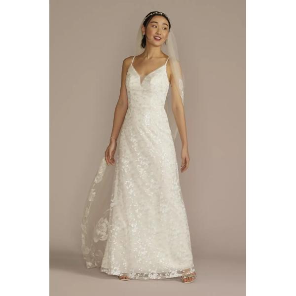 Exquisite Plus Size A-line Plunging Neckline V-neckline Zipper Spaghetti Strap White Lace Wedding Dress