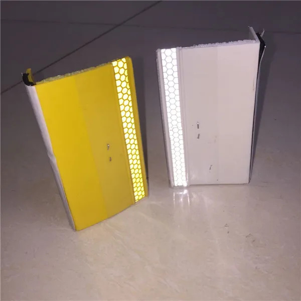 PVC 10 X 5 X 2.5cm Flexible Delineator Post Traffic Delineator Posts Payment Marker