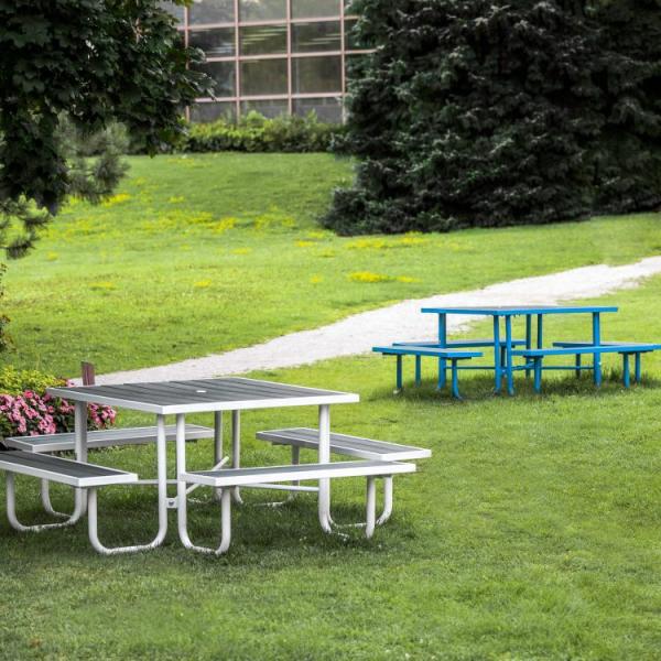 Factory Customized Picnic Table Outdoor Wooden Table Bench Garden Furniture Dinning Table Set