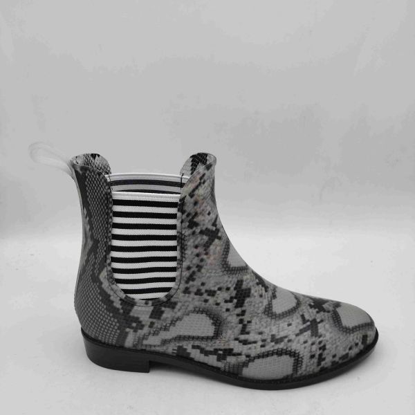 PVC Waterproof Printed Ankle Rain Boots For Women Anti Slip Customized Color