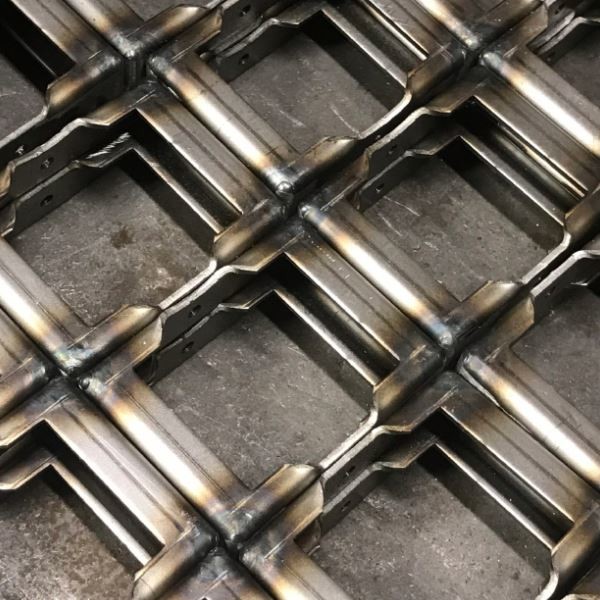 Buy Ra0.2 Sheet Metal Fabrication Service Wire Drawing Polished Surface at wholesale prices